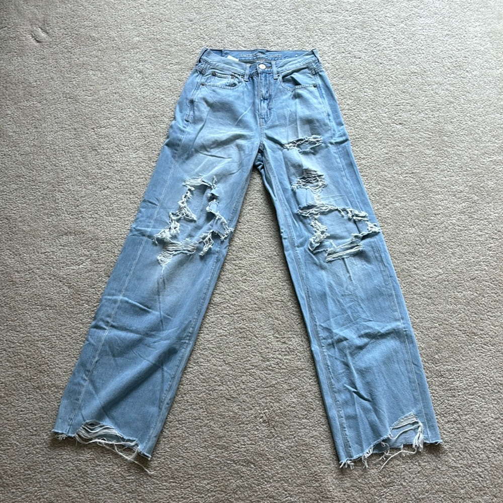 American Eagle Light Blue Wash Ripped Jeans
